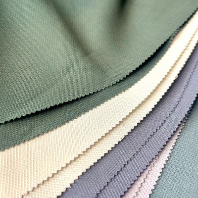Polyester Gewebe 100% Polyester Anzugsgewebe für Frauen Kleidung Breite 59