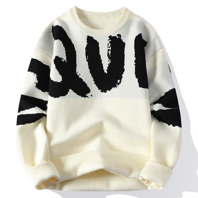 Ein dicker Pullover für Männer, perfekt für Wintermode und Komfort.