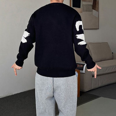 Ein dicker Pullover für Männer, perfekt für Wintermode und Komfort.