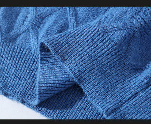 Männer-Crew-Hals-Pullover mit dickem Stoff und Patchwork-Muster im Winter