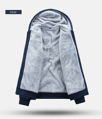 Verdicktes Kapuzen-Sweatshirt und tragbare Sportanzug für Männer im Freien