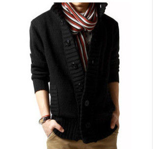 Herbst-Winter-Sweater für Männer mit dickem Nadel- und Einbrustschnallen