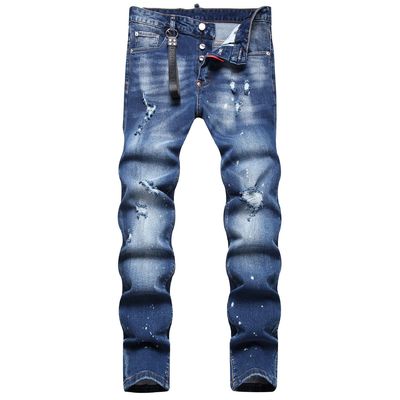 Kleine Jeans für Männer mit digitalen Aufklebern