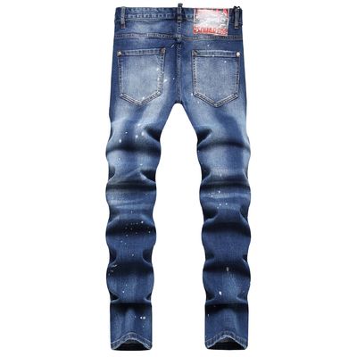 Kleine Jeans für Männer mit digitalen Aufklebern
